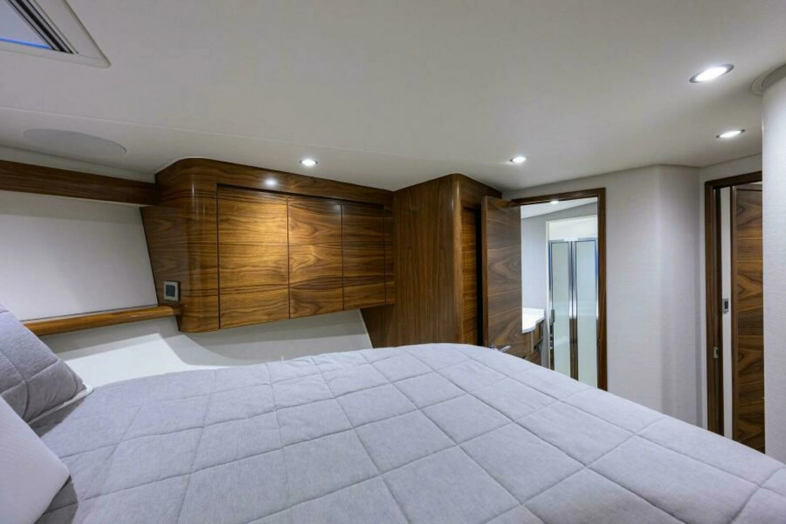 Viking 54 - TROUBLE FREE - Forward Stateroom