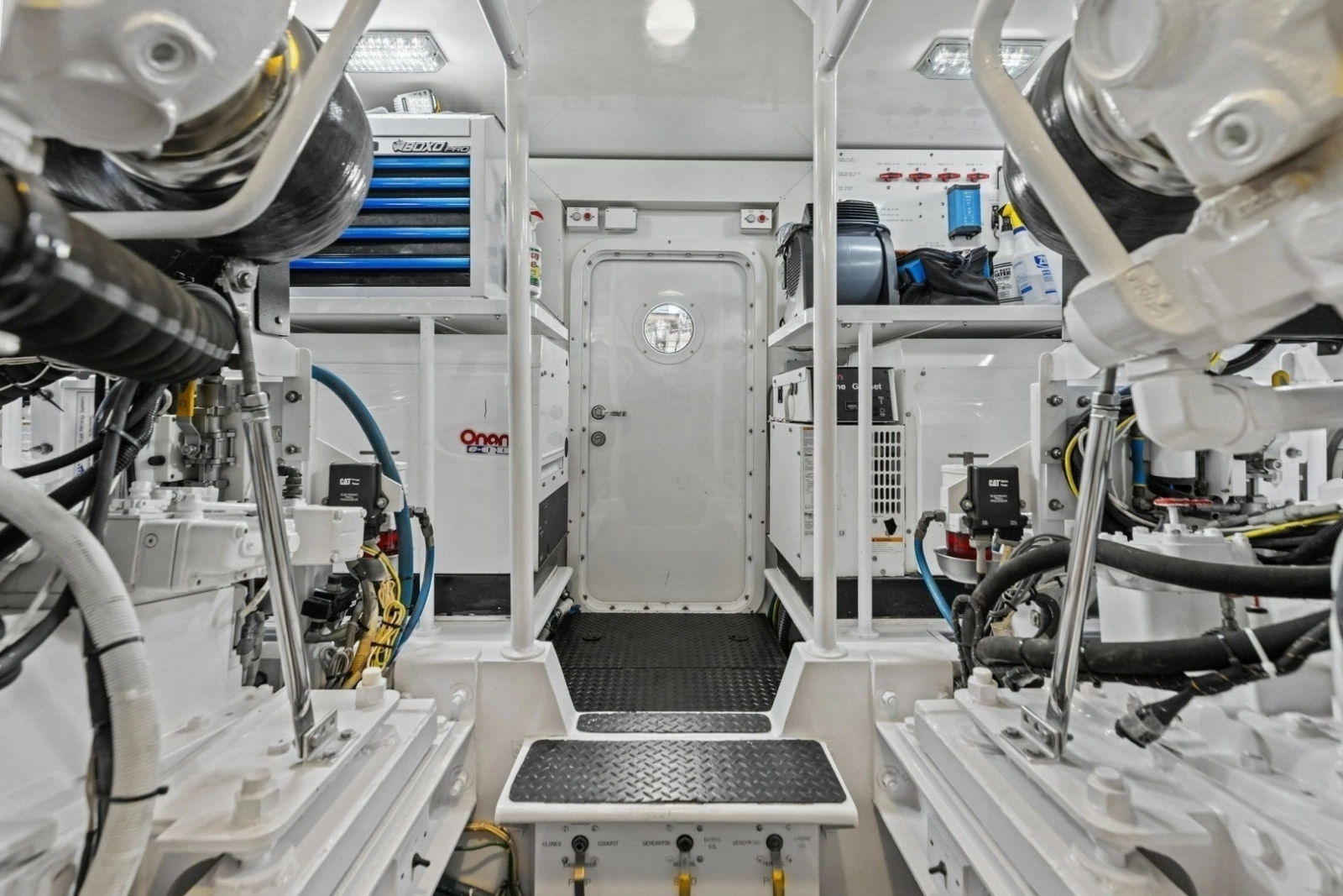 2008 Viking 68 Skybridge 