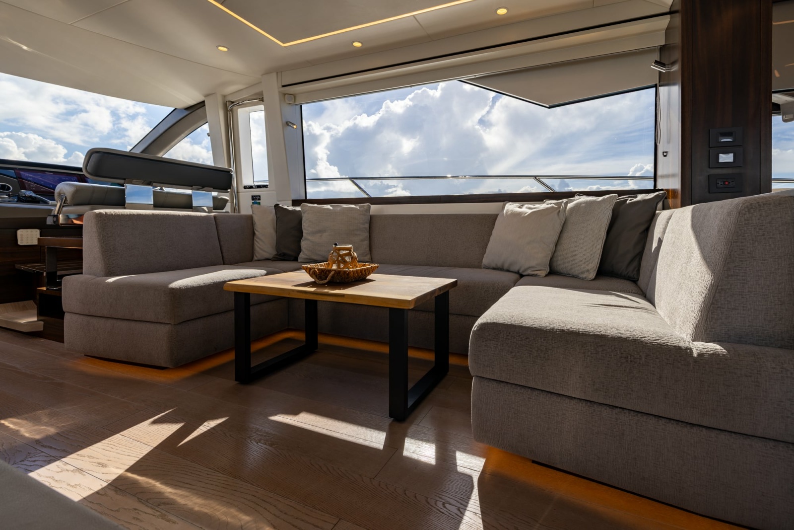 2022 Sunseeker Manhattan 68