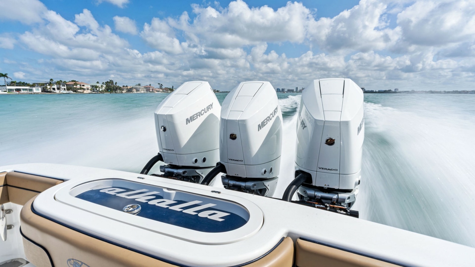 Triple Outboard Engines in Action