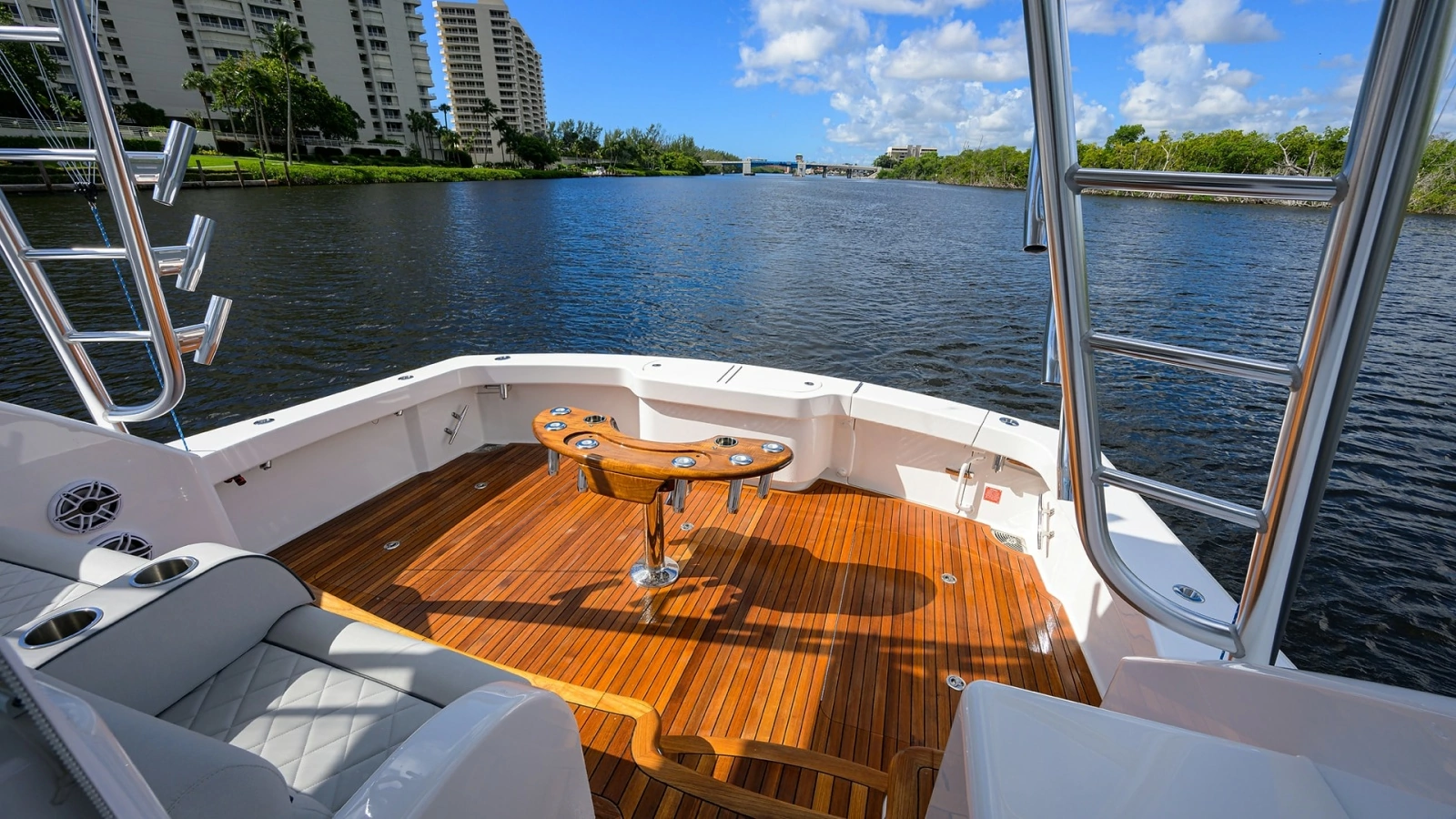 44_viking_reelaxin_cockpit_02