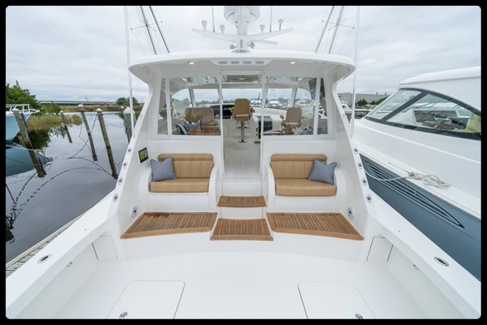 2023 Viking 54 Open Cockpit