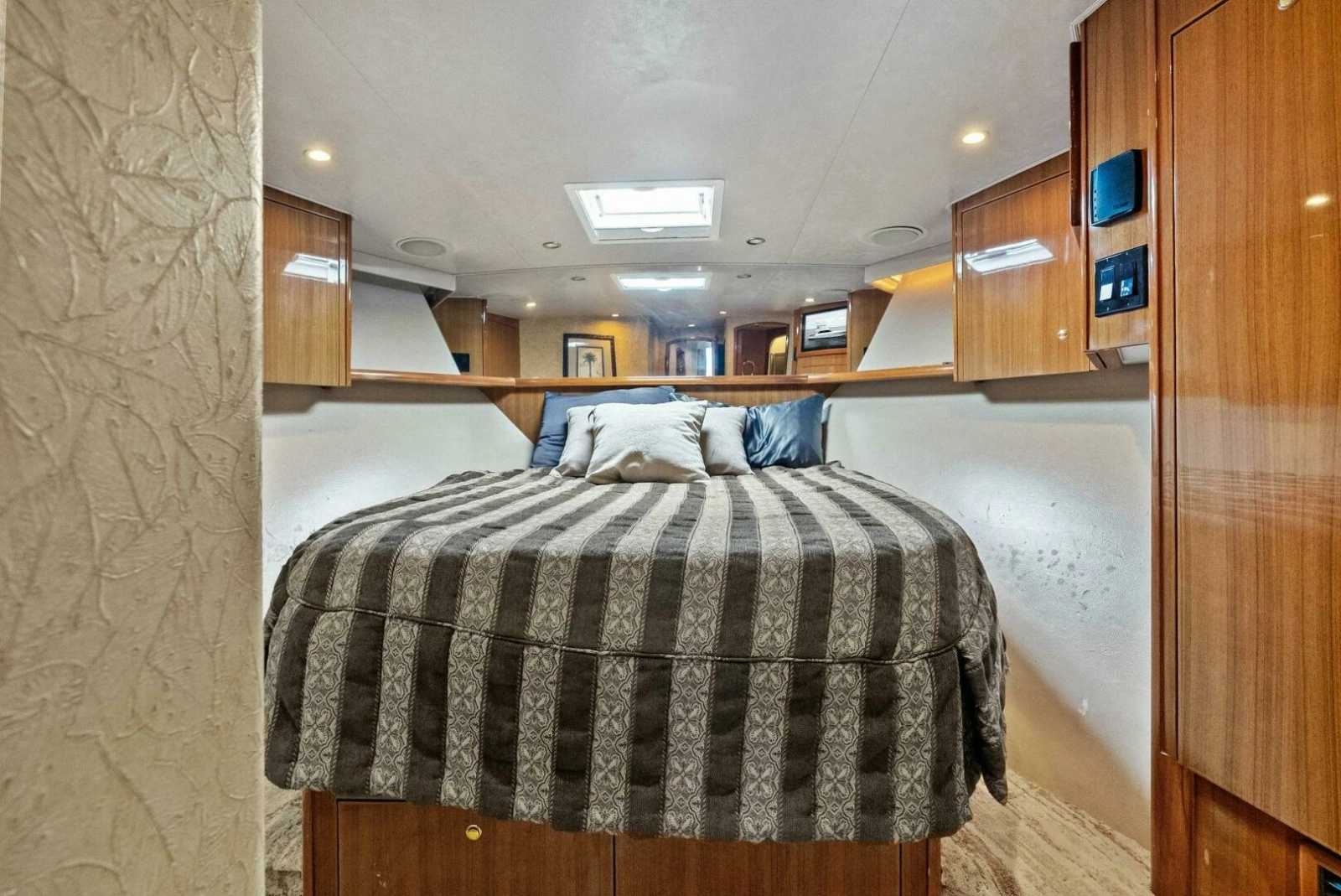 2006 Viking 61 Convertible KNOT ON CALL