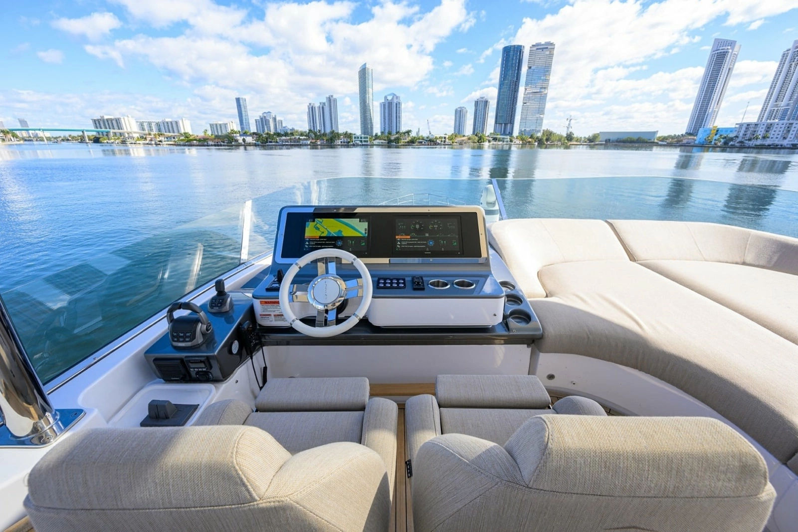 Azimut 78 - DT78 - Flybridge Helm