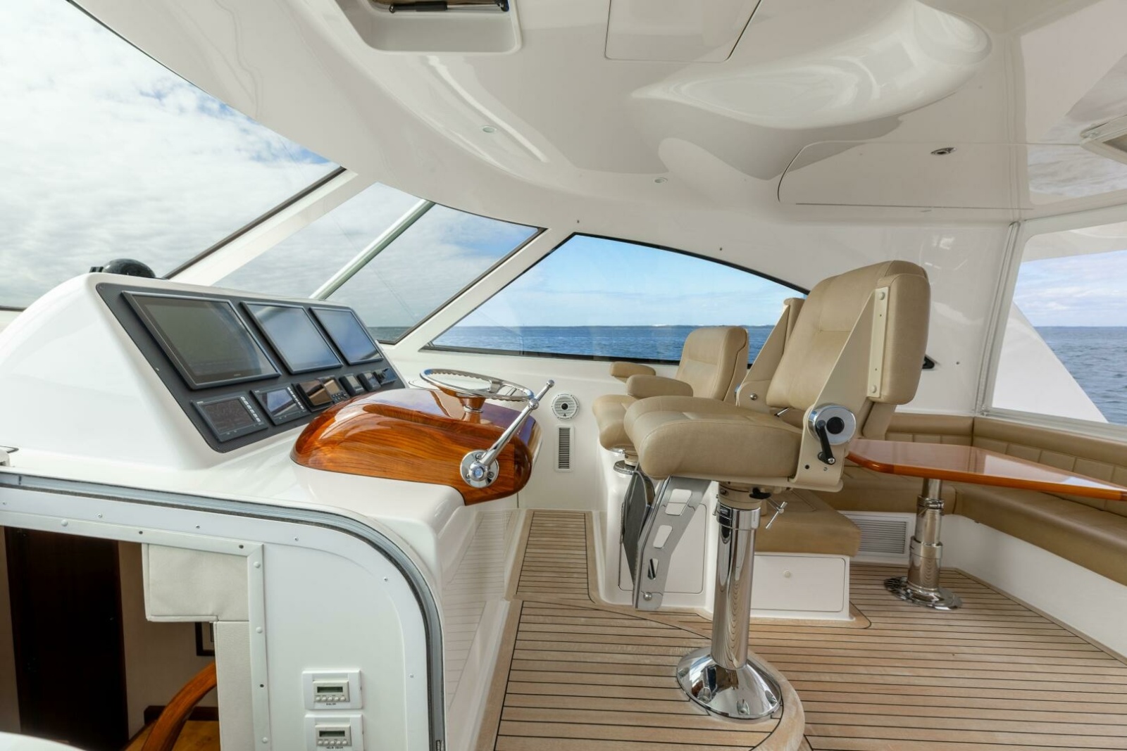 52' 2015 Viking 52 Sport Tower