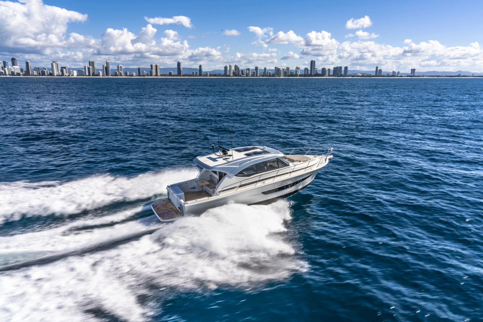 395 SUV 40ft Riviera Yacht For Sale