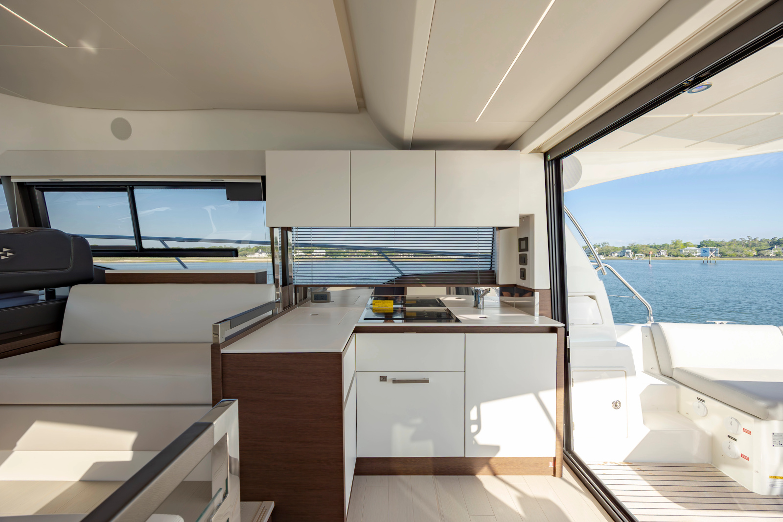 2024 Prestige 460