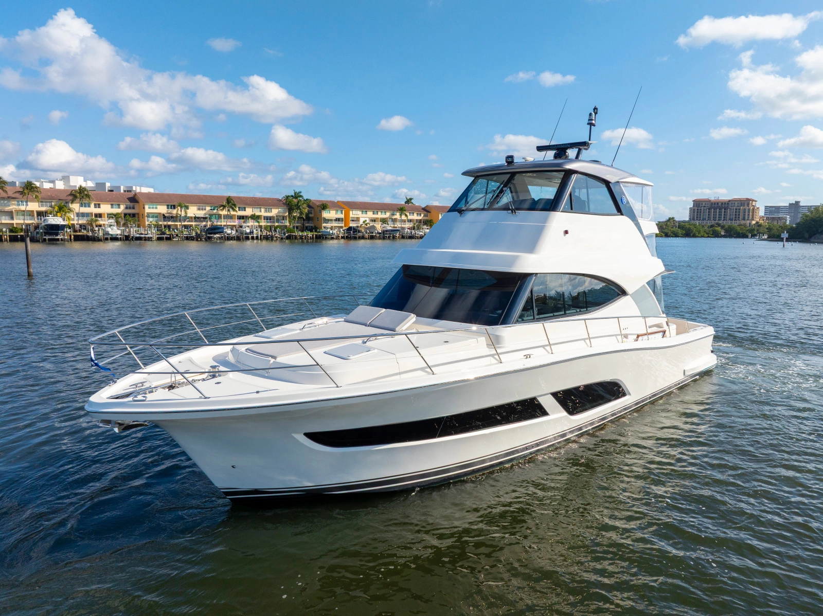 50 SPORTS MOTOR YACHT 50ft Riviera Yacht For Sale
