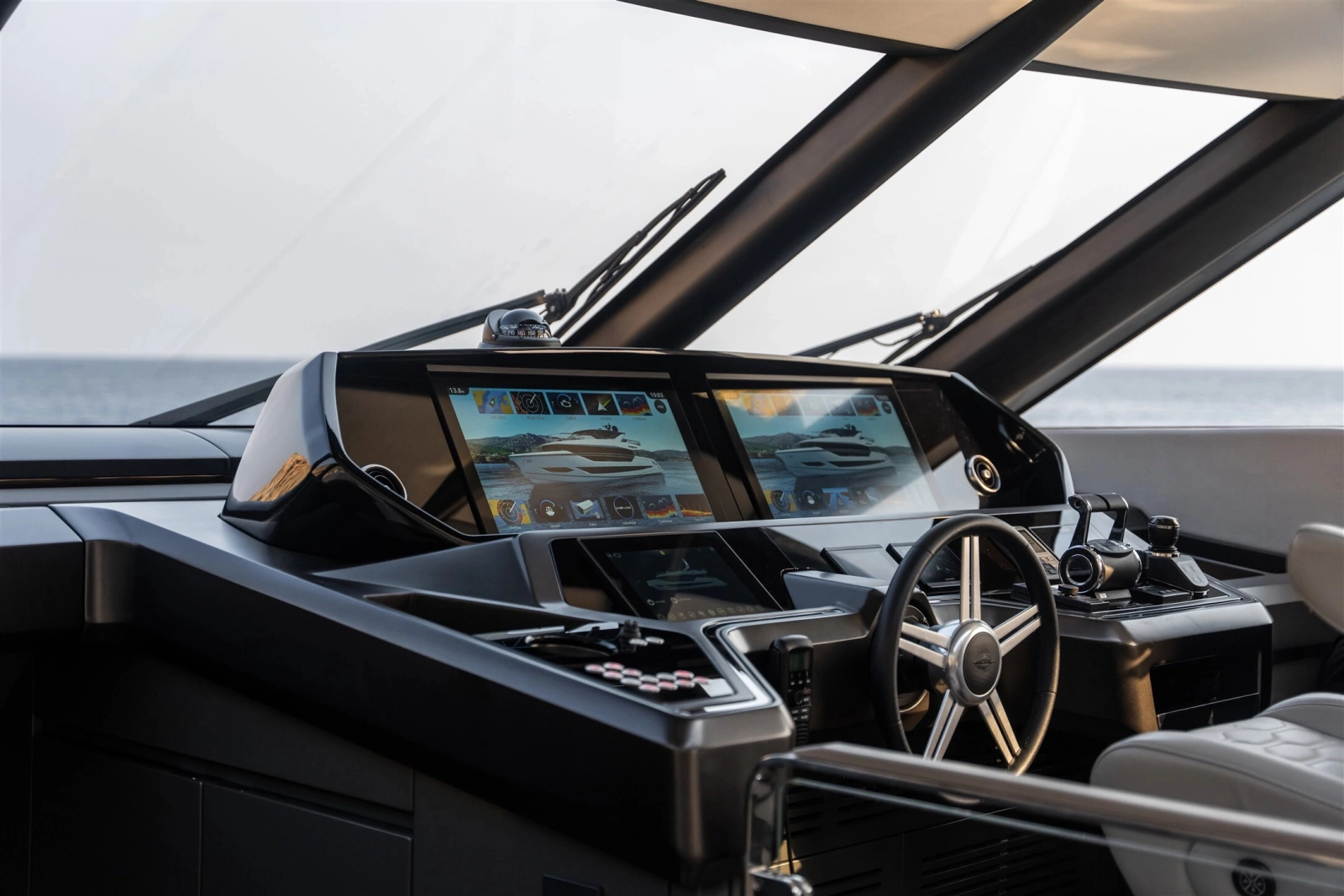 82 OCEAN ENCLOSED 82ft Sunseeker Yacht For Sale