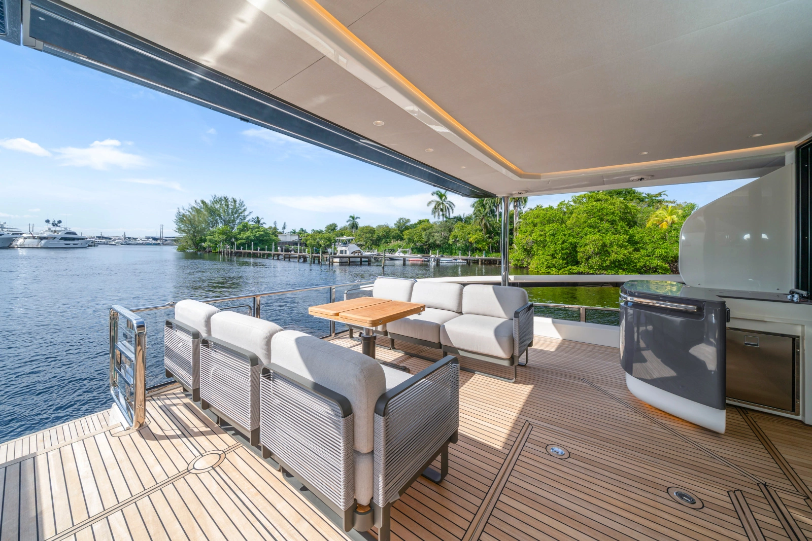 70 FLY 70ft Absolute Yacht For Sale