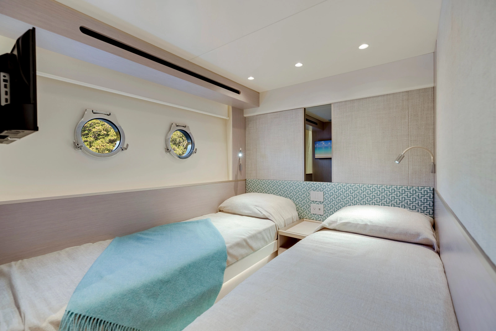 70 FLY 70ft Absolute Yacht For Sale