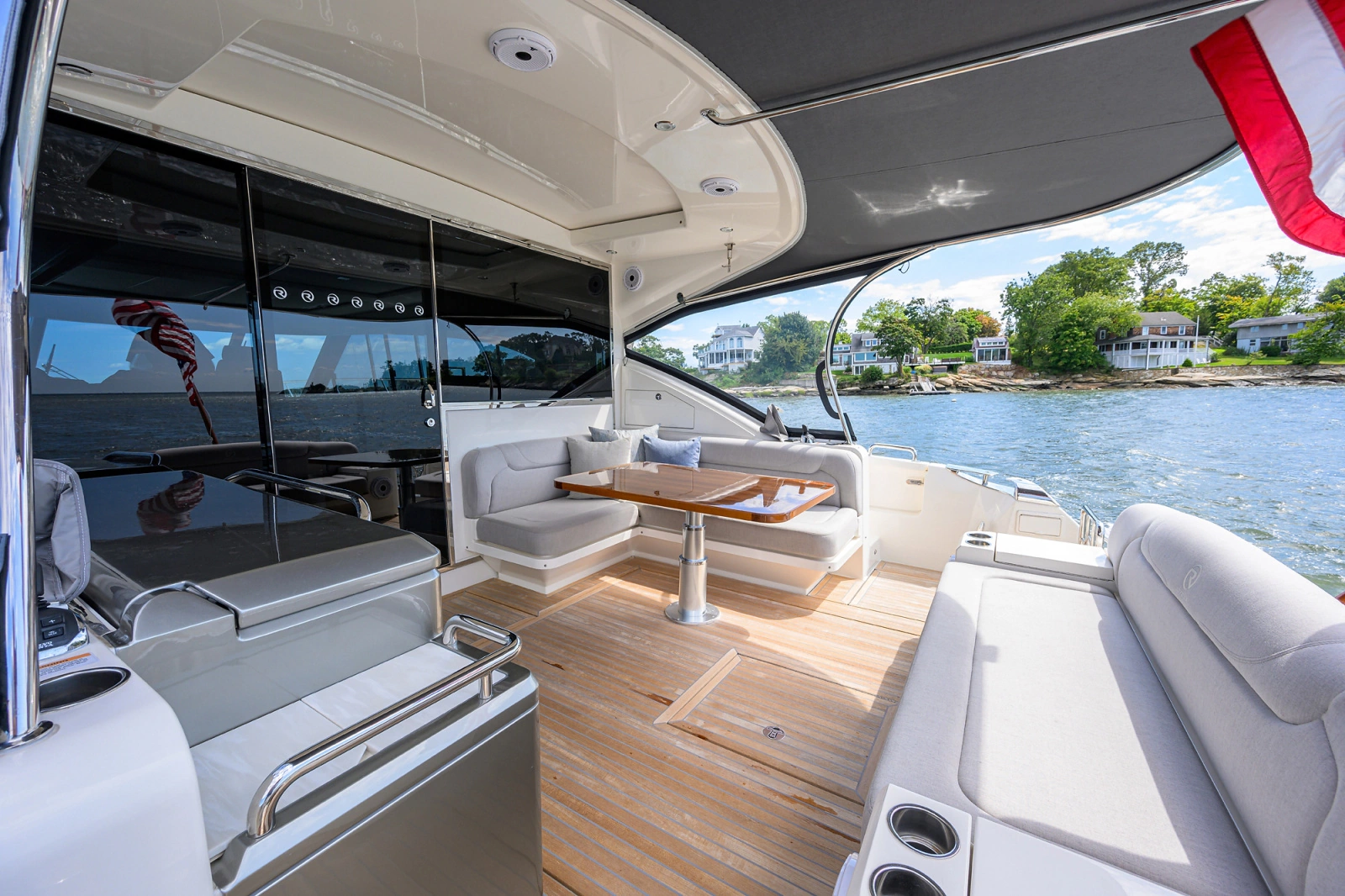 2023 Riviera 5400 Sport Yacht