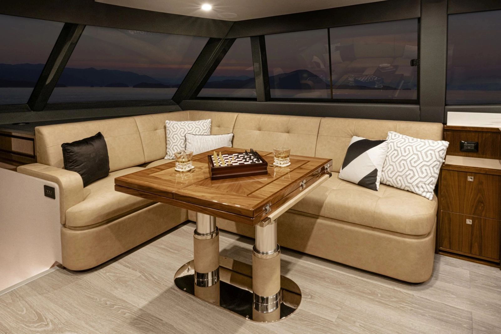 68 Sports Motor Yacht 68ft Riviera Yacht For Sale