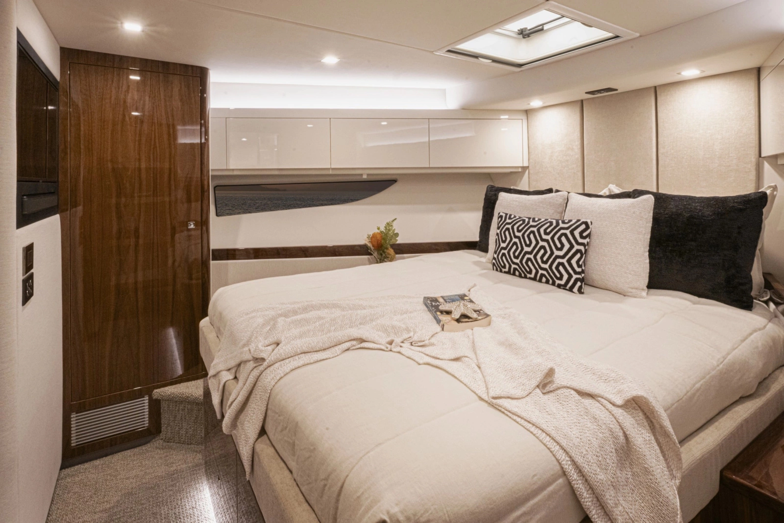 68 Sports Motor Yacht 68ft Riviera Yacht For Sale