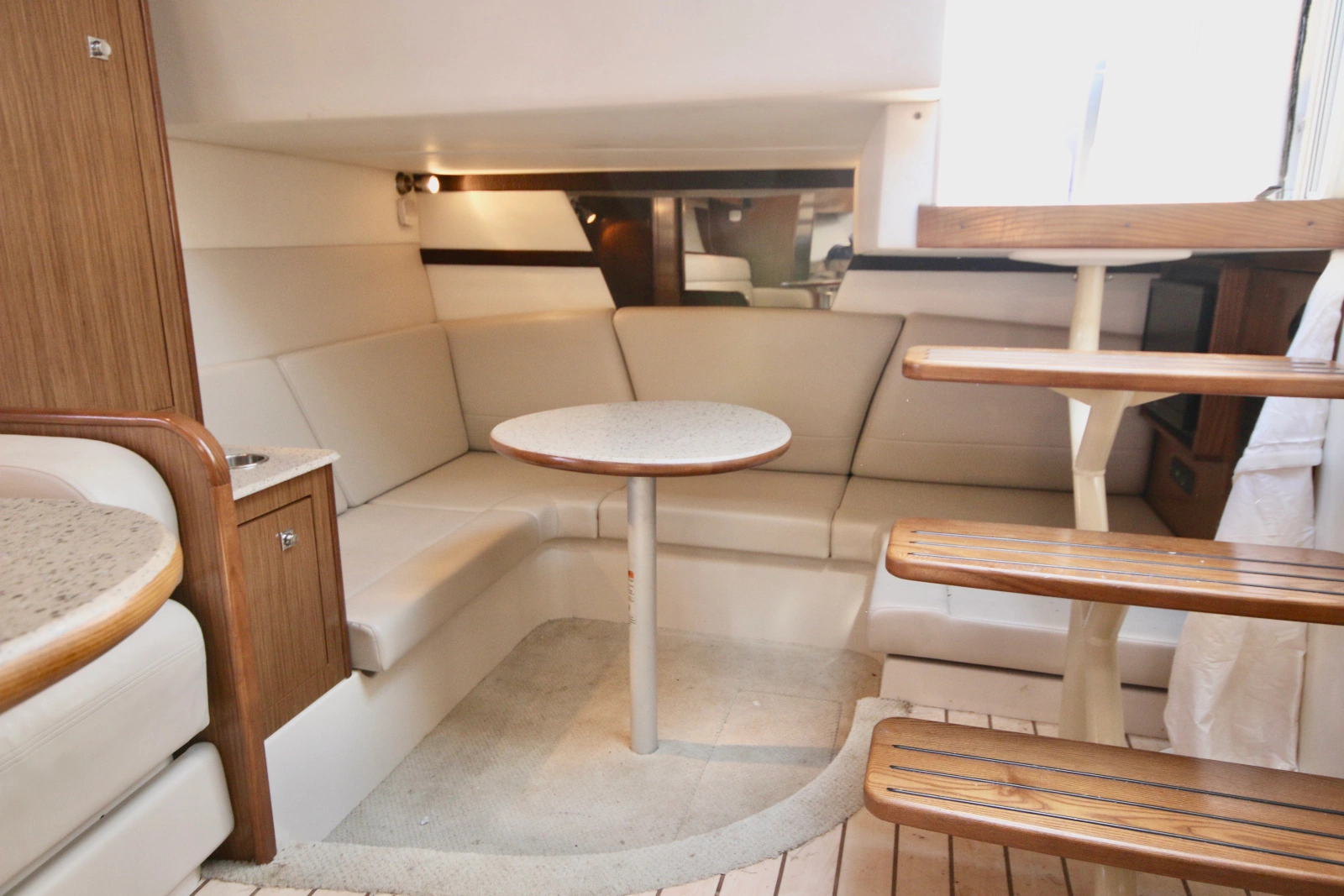 2013 Cruisers Yachts 380