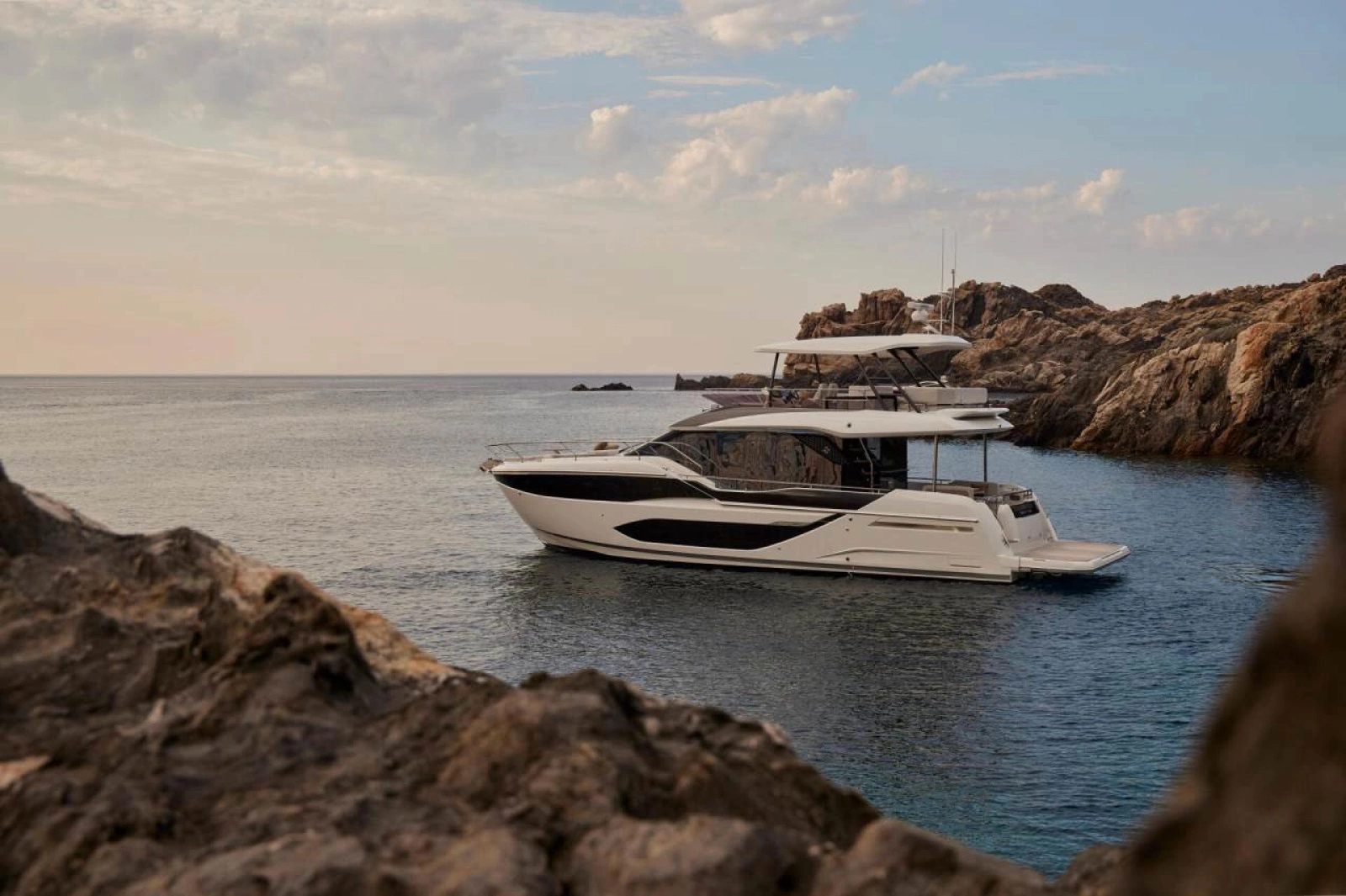 F5 7 57ft Prestige Yacht For Sale