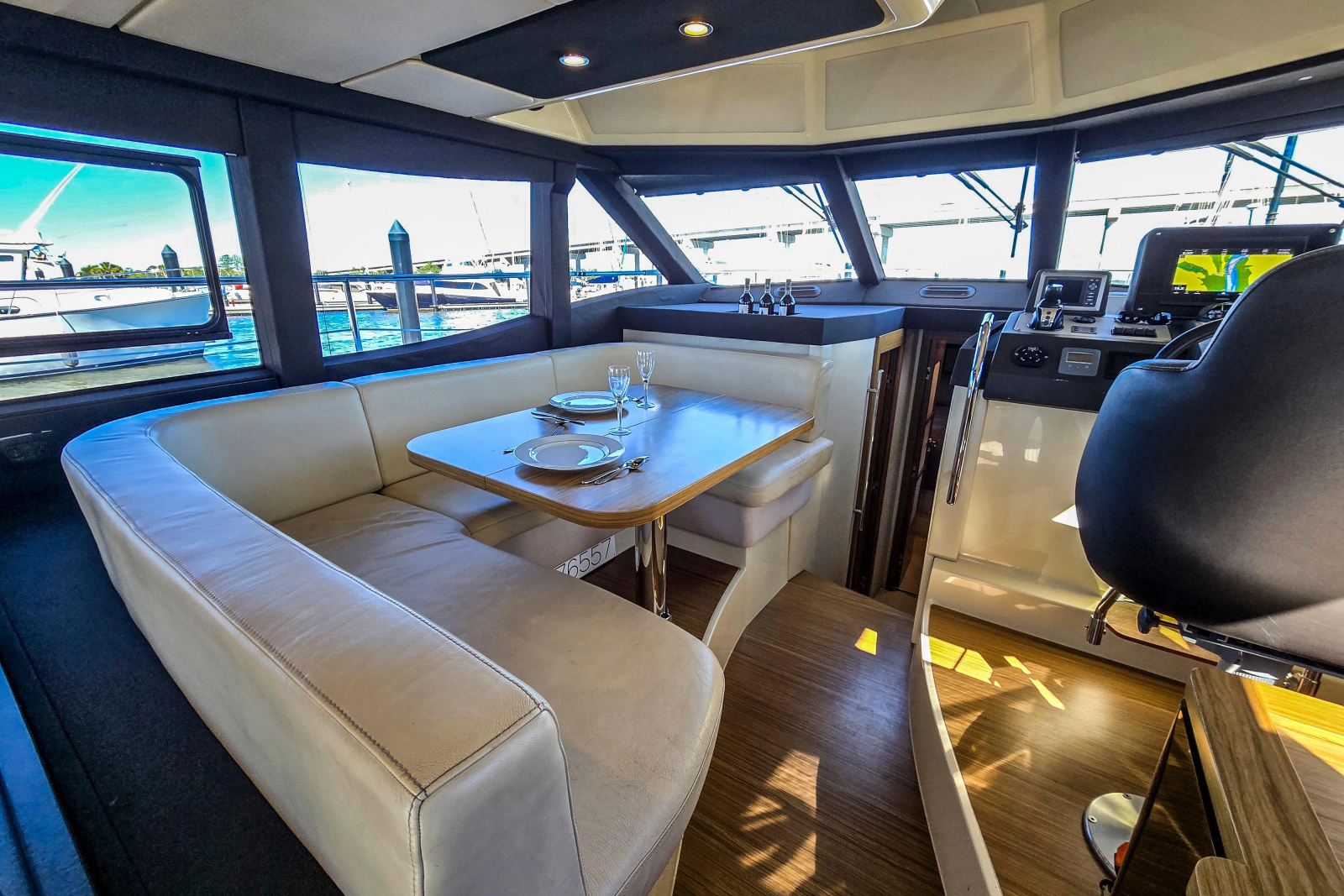 2015 Azimut Magellano 43