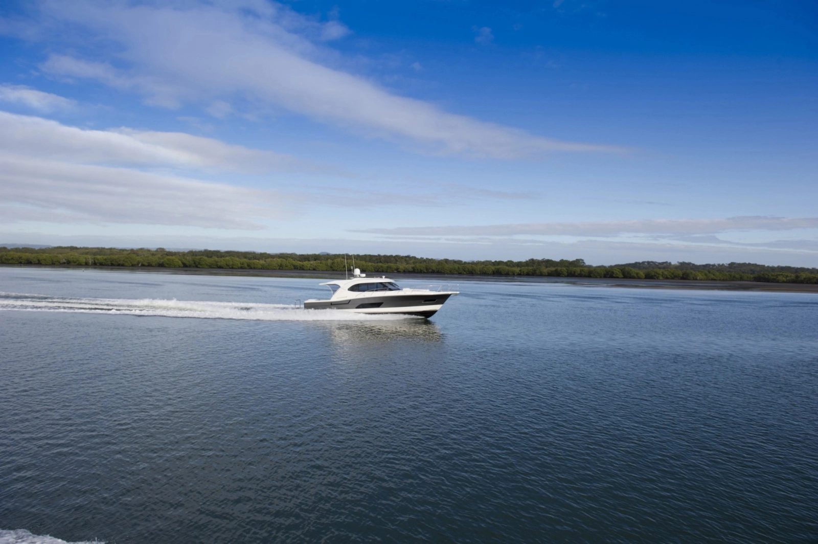 445 SUV 44ft Riviera Yacht For Sale