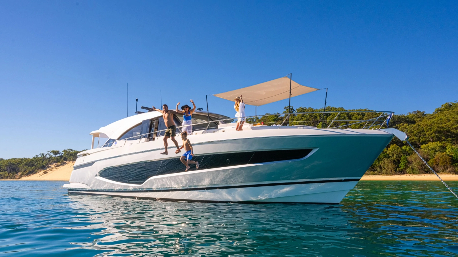 6800 SPORT YACHT 68ft Riviera Yacht For Sale