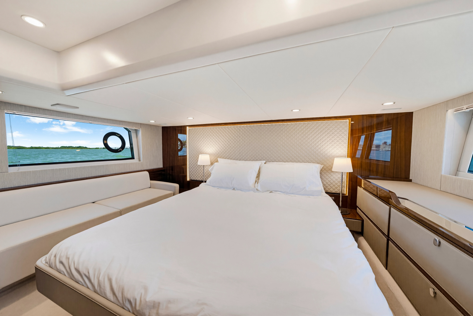 2023 Fairline Squadron 50