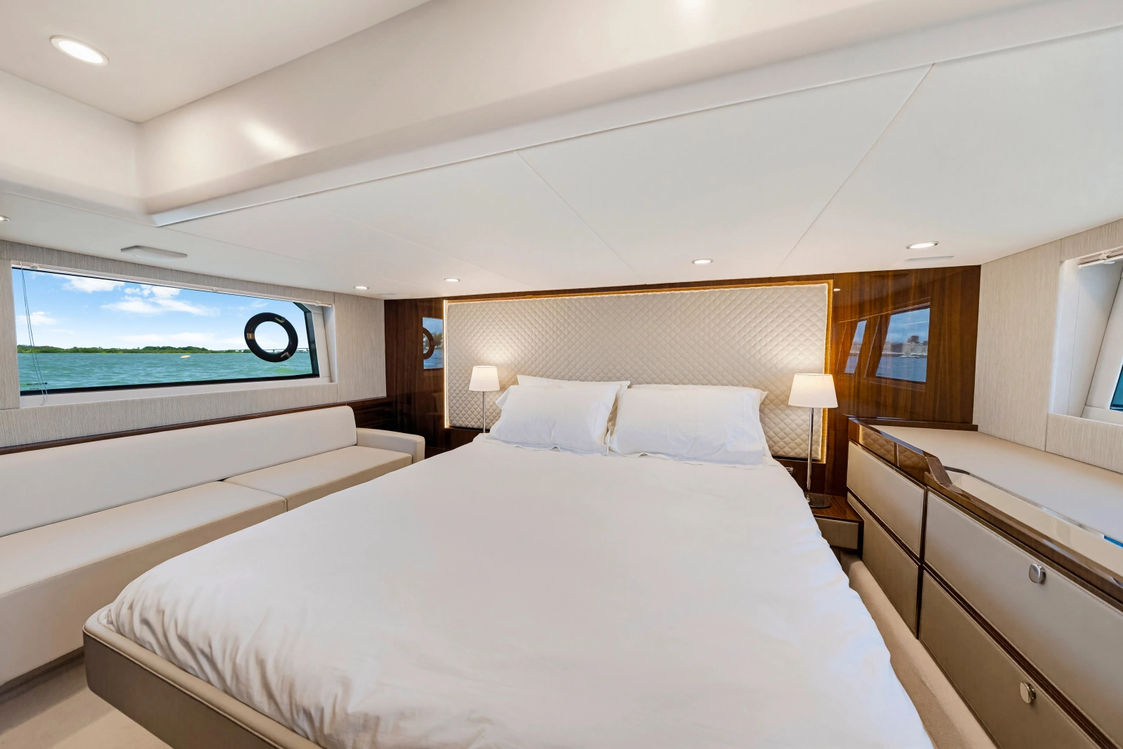 2023 Fairline Squadron 50