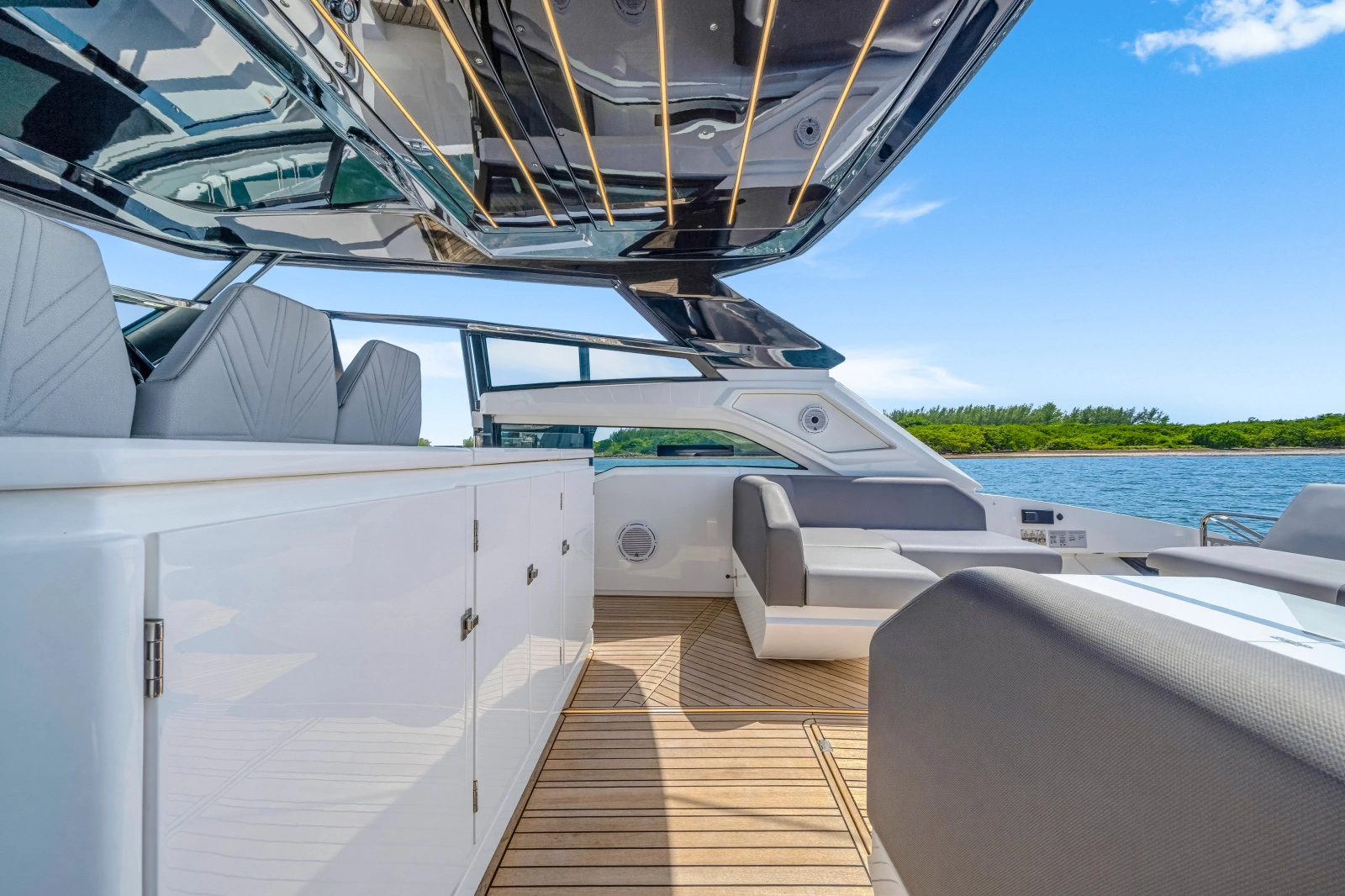 2024 Sunseeker Superhawk 55