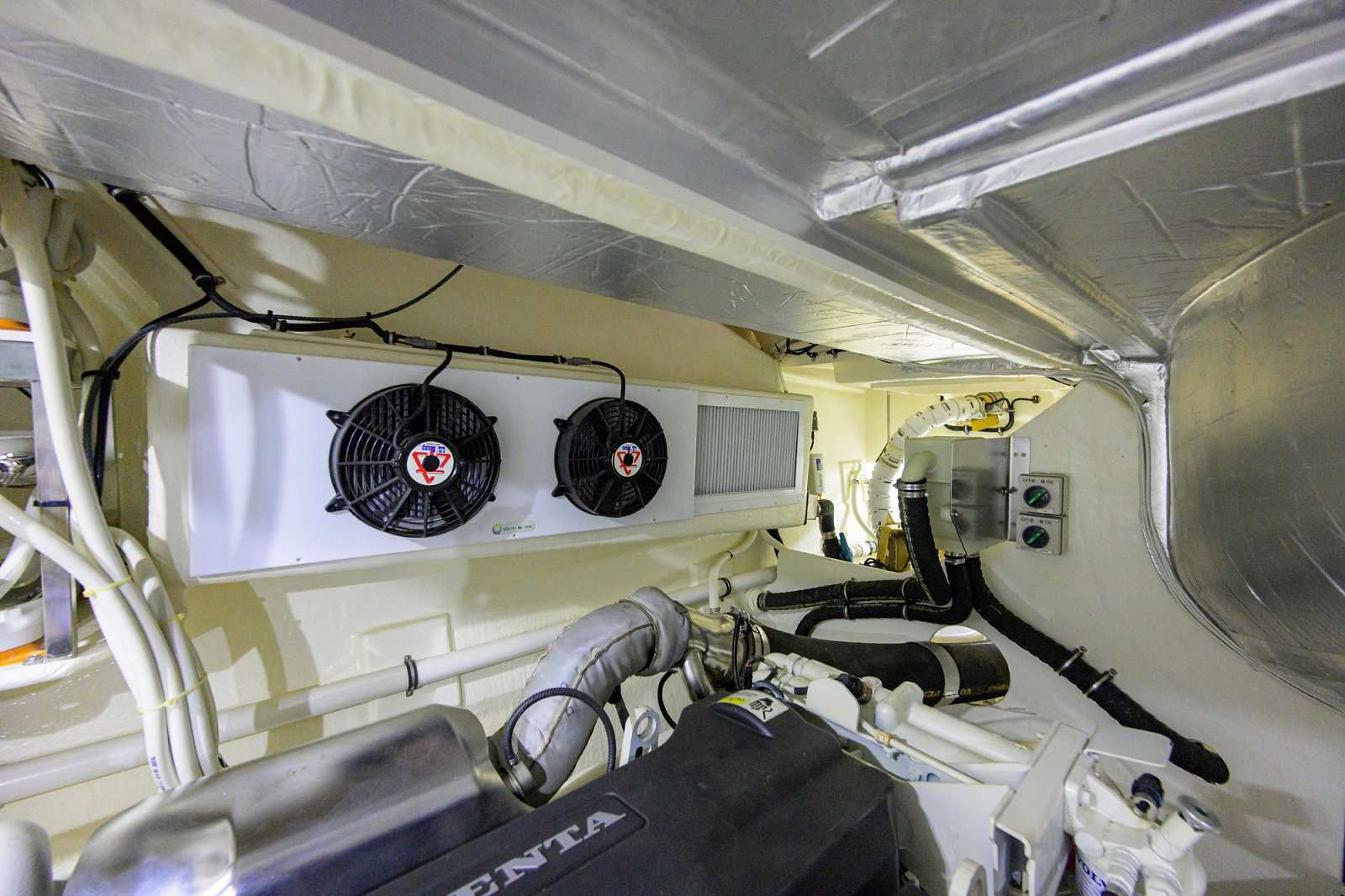 2019 Riviera 5400 Sport Yacht