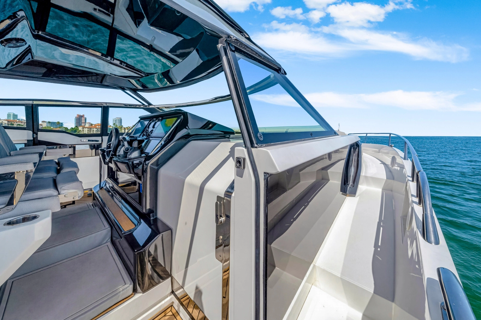 2024 Sunseeker Superhawk 55