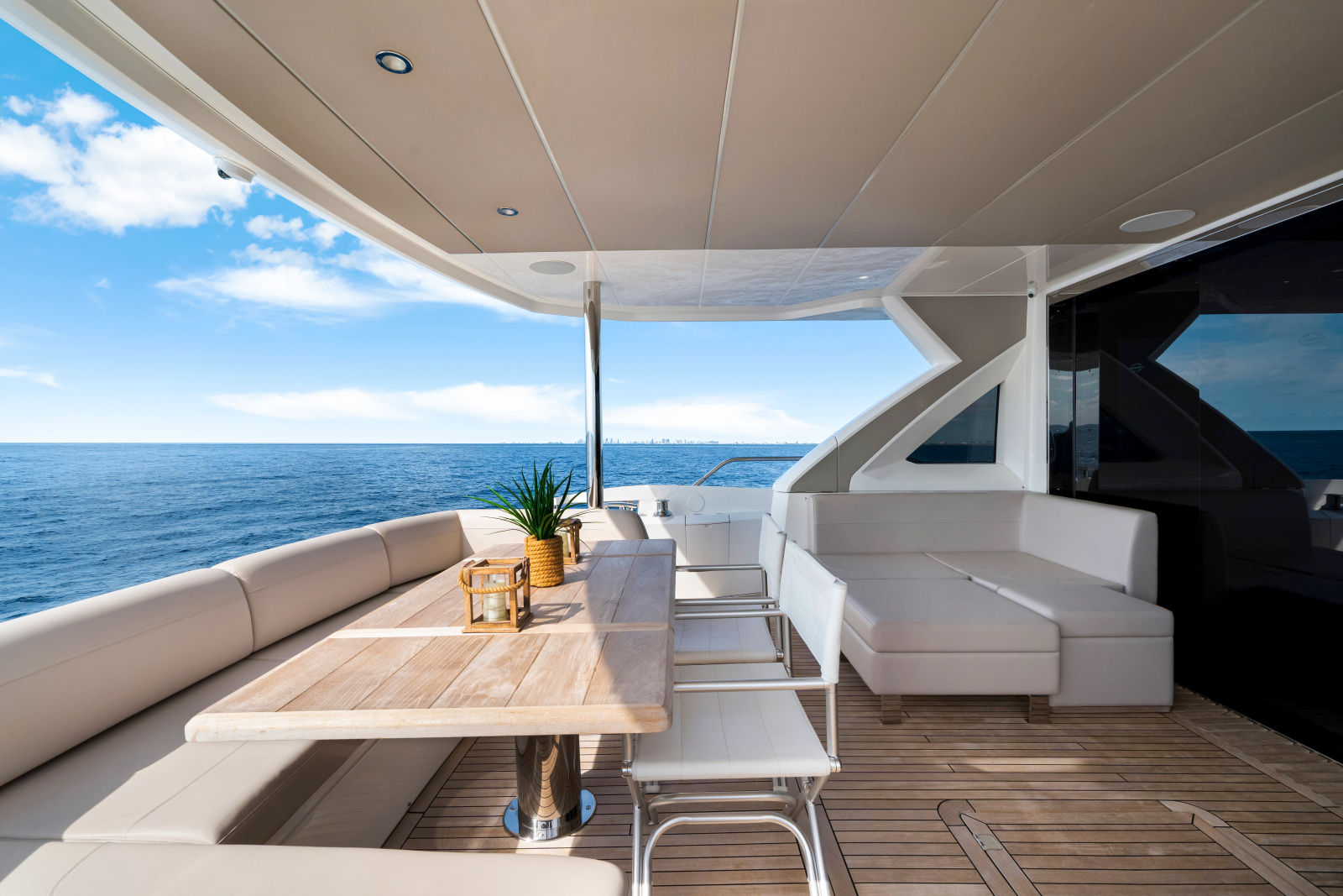 2020 Sunseeker 76 Yacht