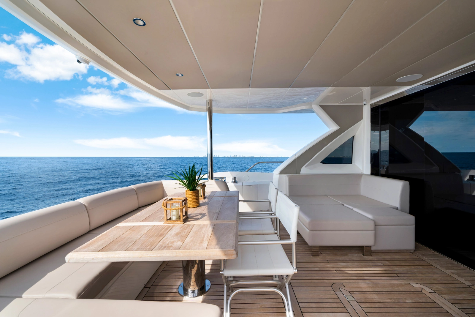 2020 Sunseeker 76 Yacht