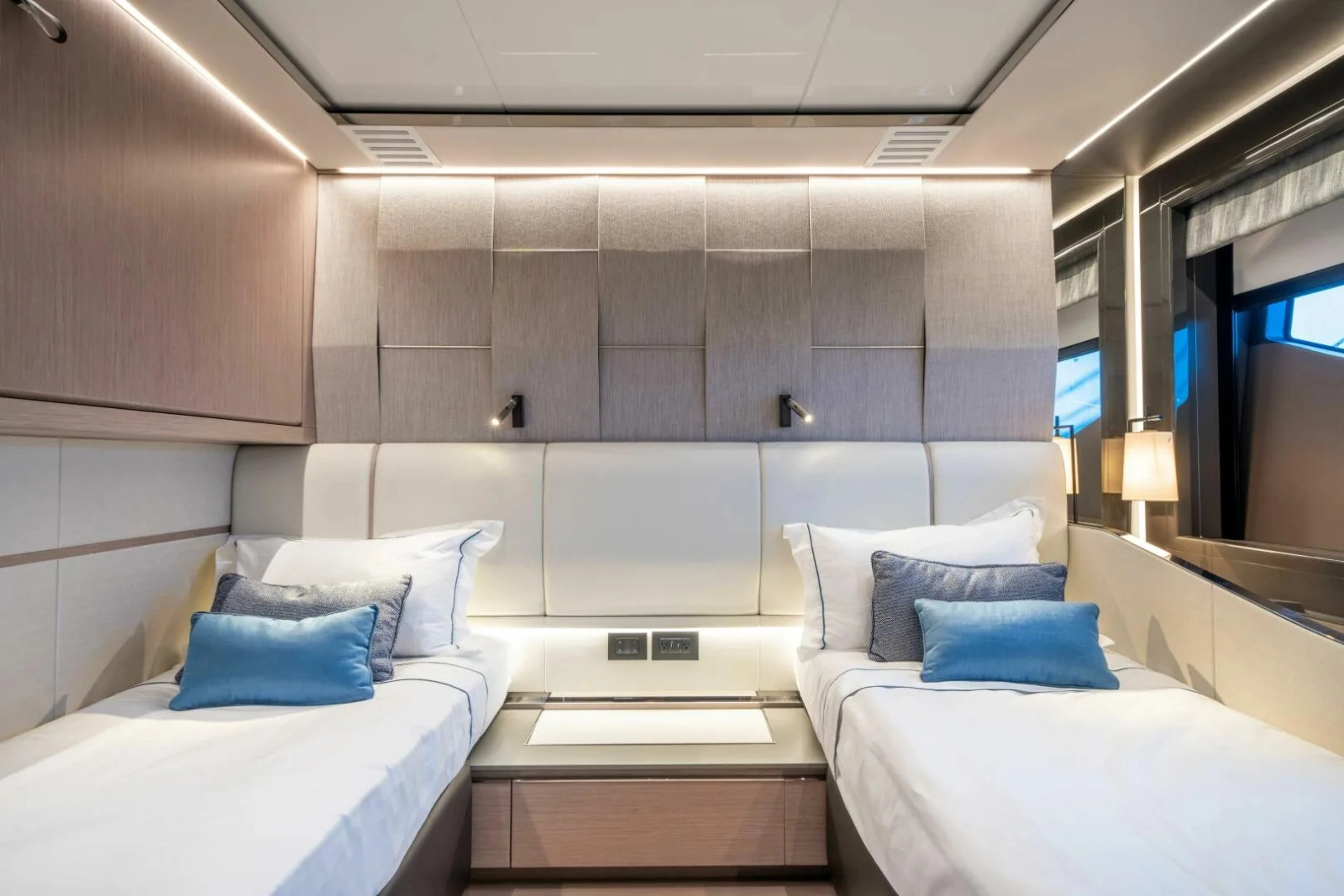100 YACHT 100ft Sunseeker Yacht For Sale