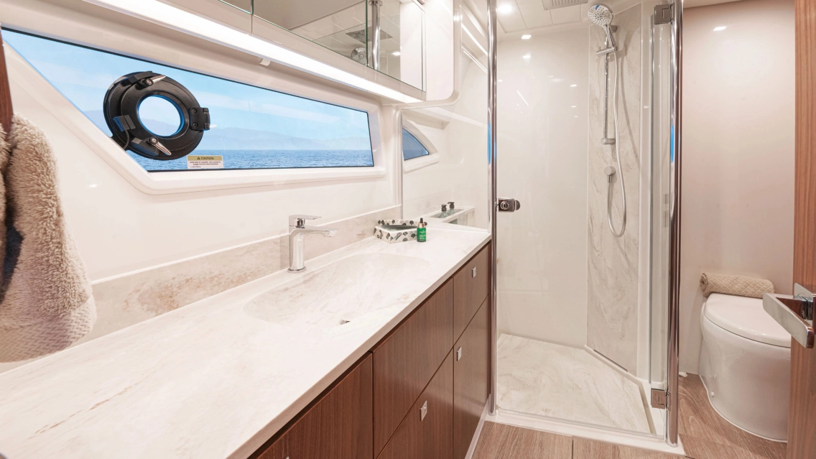 6200 SPORT YACHT 62ft Riviera Yacht For Sale