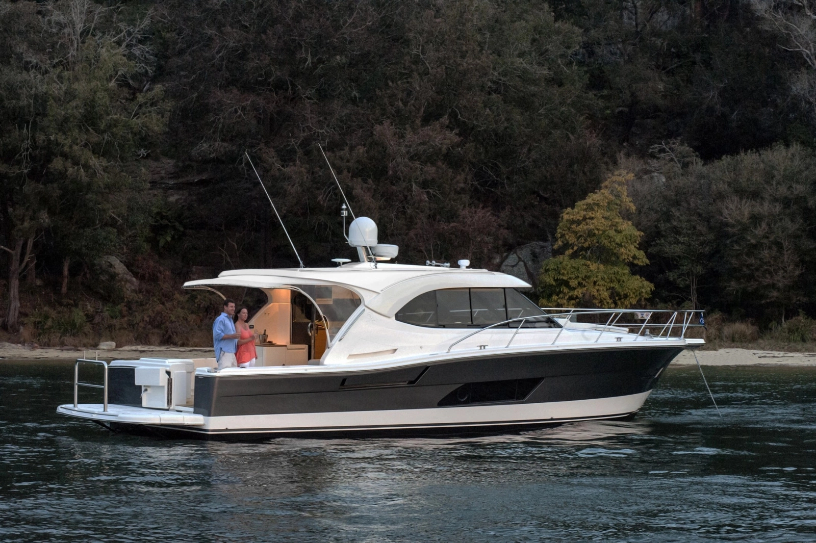 445 SUV 44ft Riviera Yacht For Sale