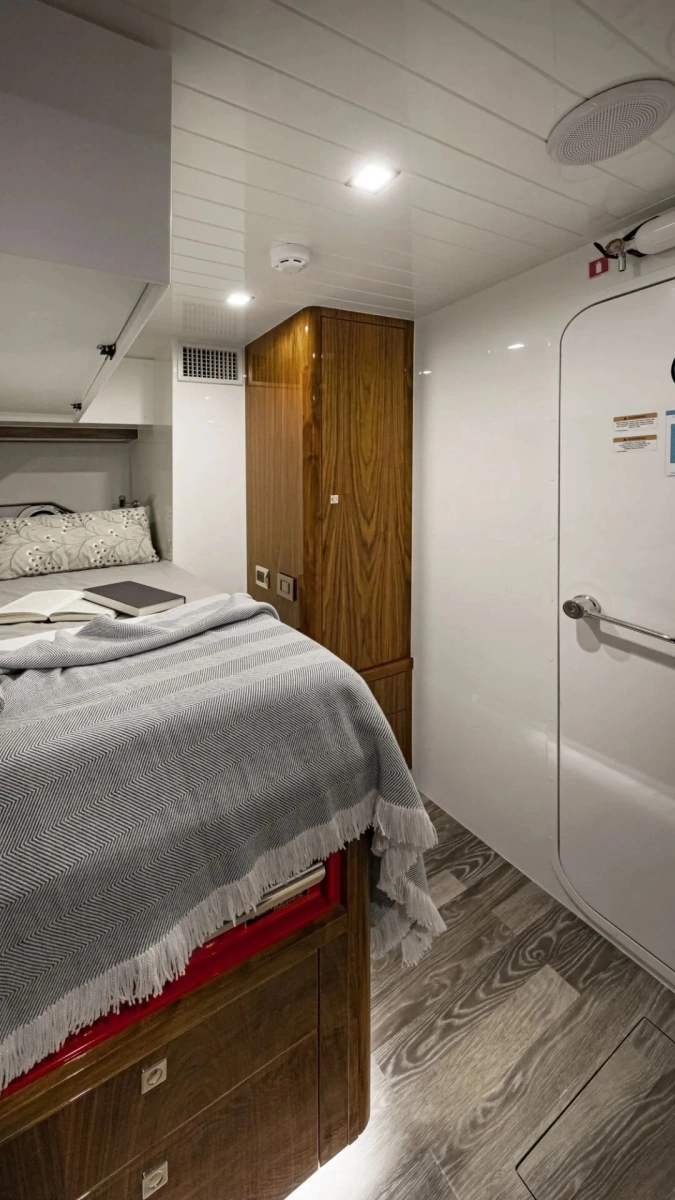 72 SPORTS MOTOR YACHT 72ft Riviera Yacht For Sale