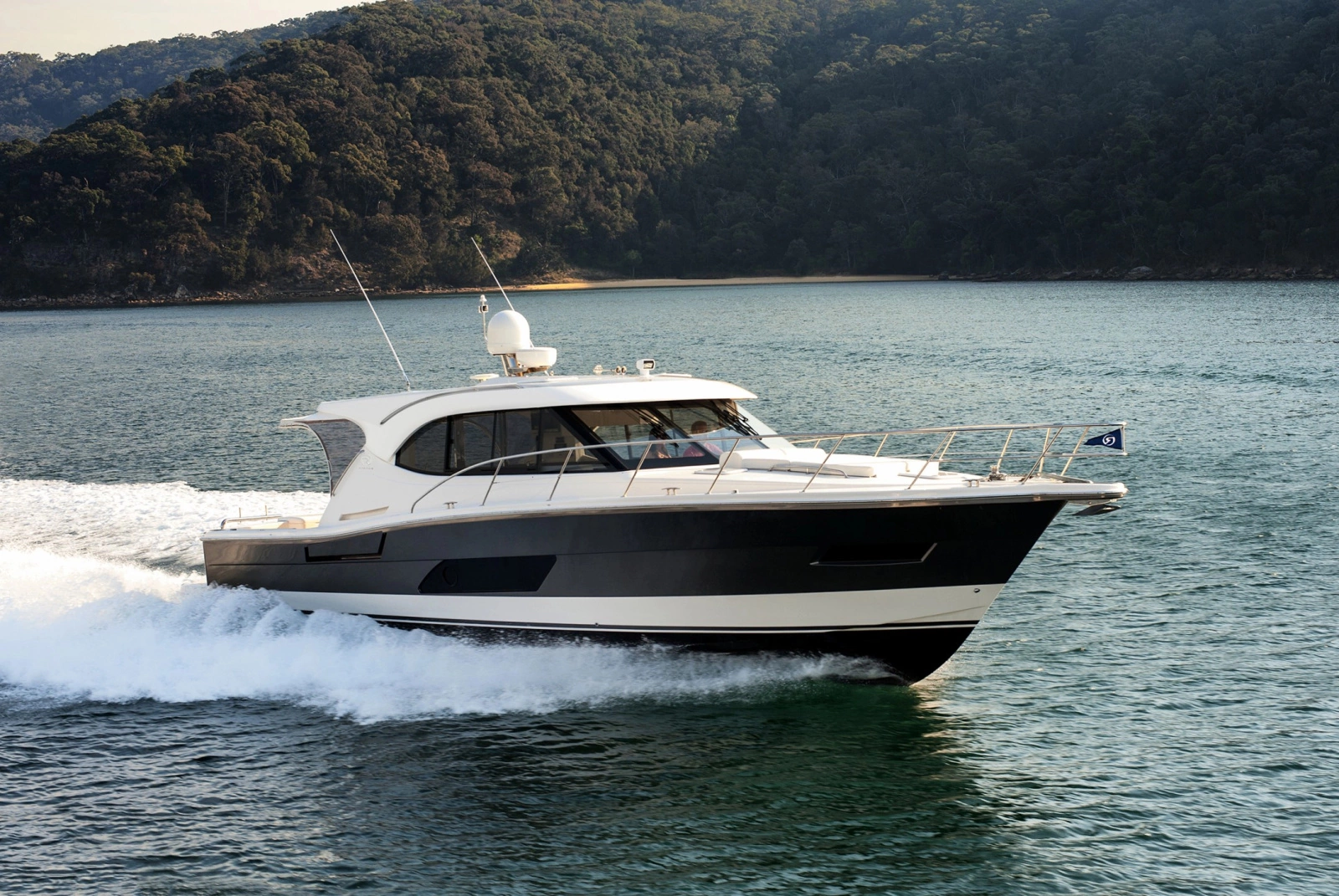 445 SUV 44ft Riviera Yacht For Sale