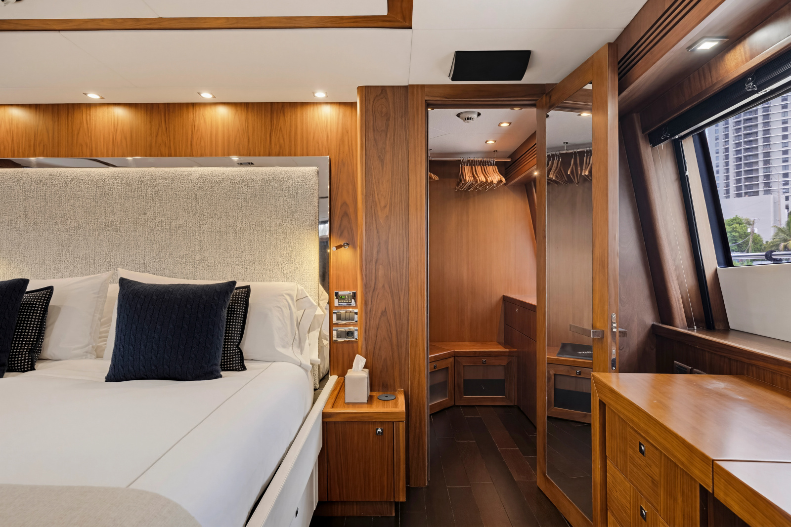 2010 Sunseeker 34 Metre Yacht