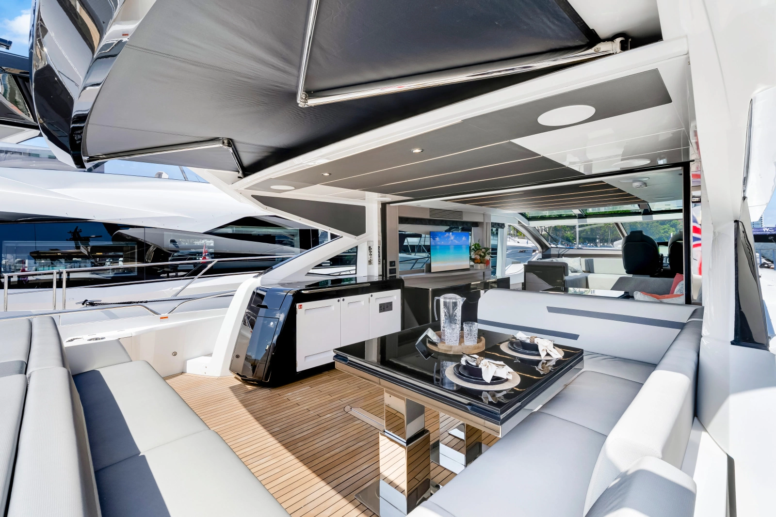 PREDATOR 75 75ft Sunseeker Yacht For Sale