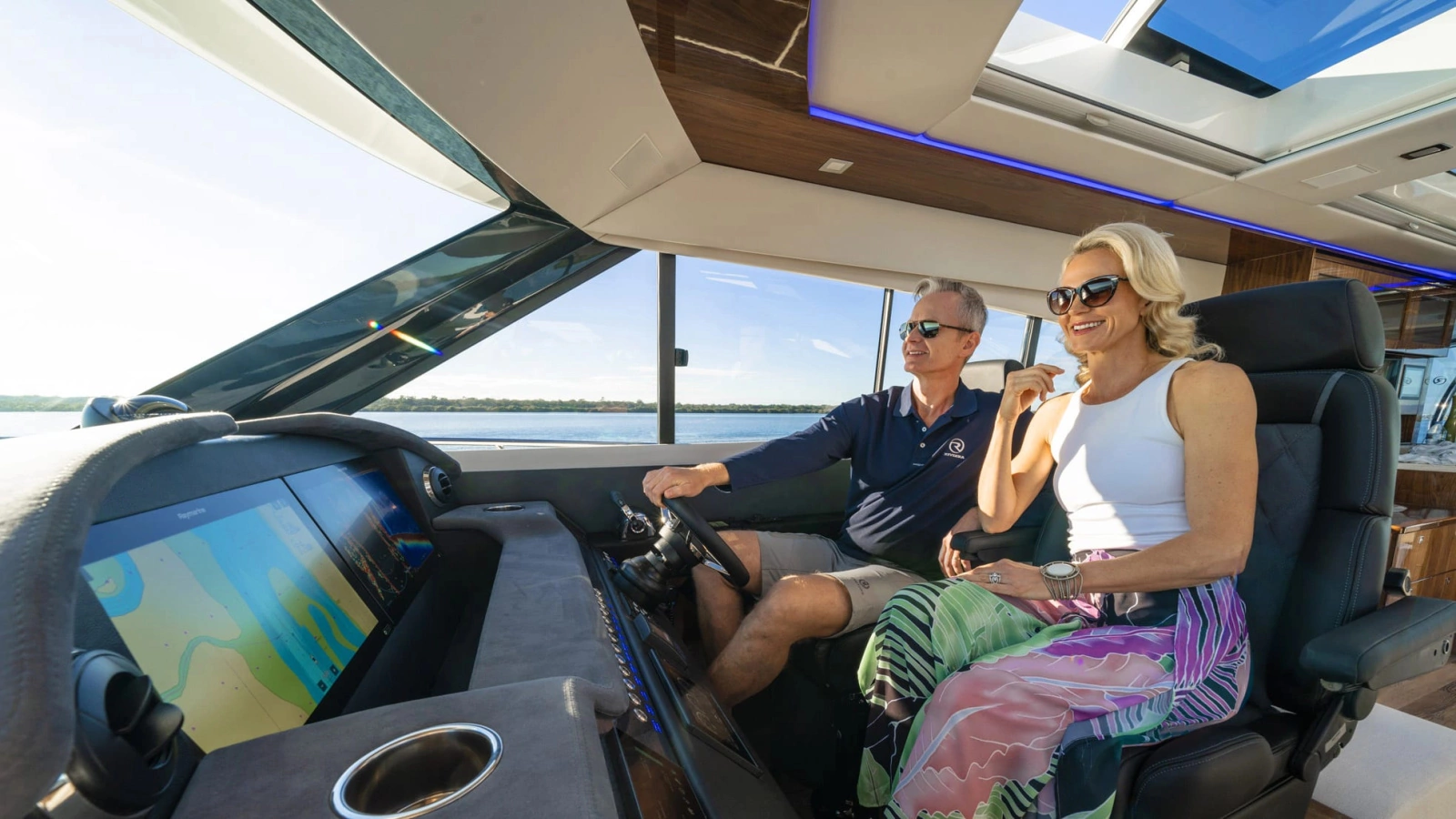 6000 SPORT YACHT 60ft Riviera Yacht For Sale