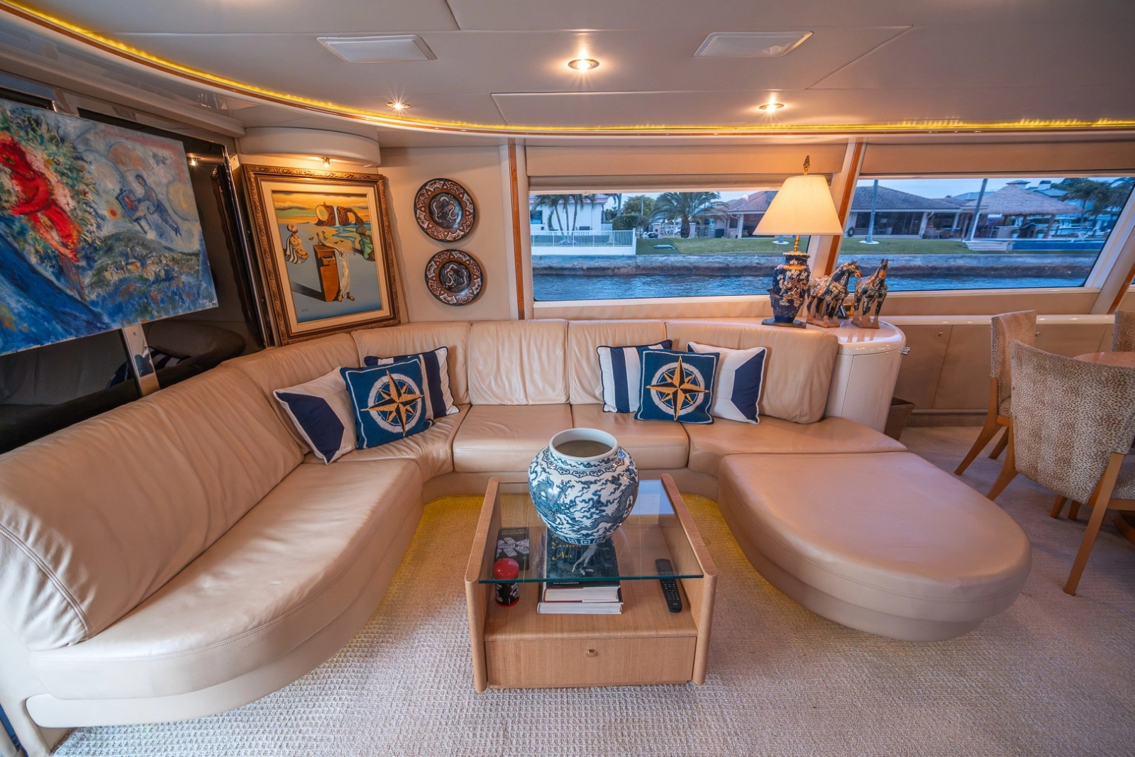 2000 Lazzara Yachts Skylounge