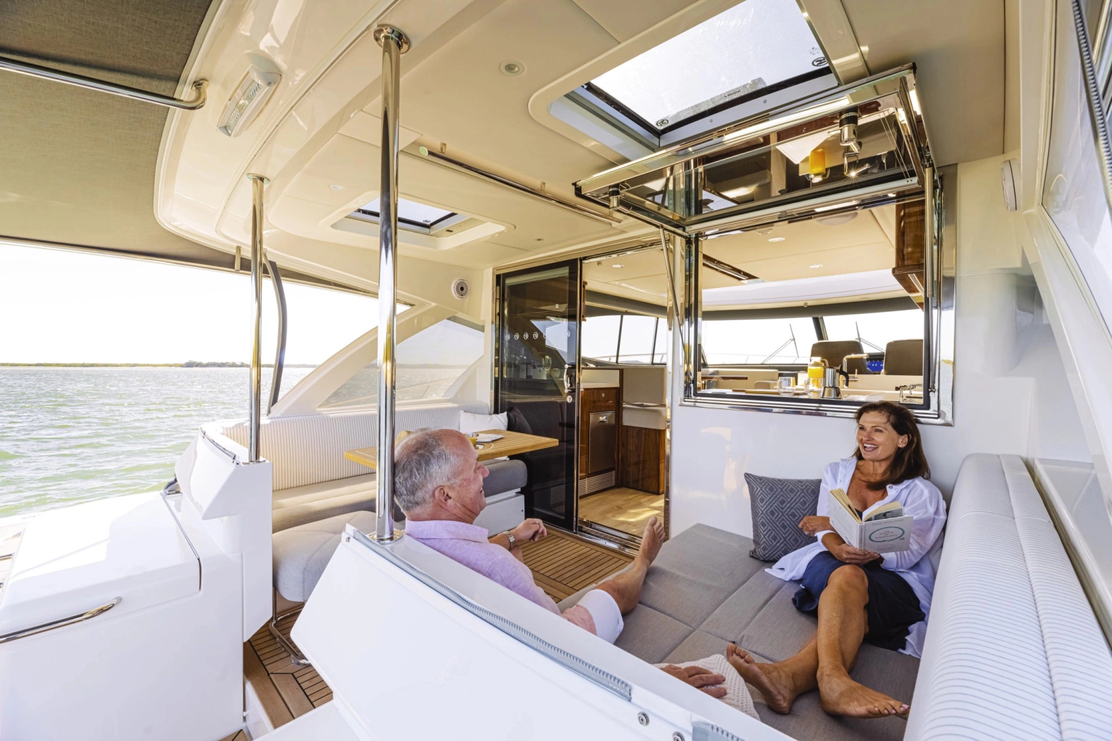 465 SUV 46ft Riviera Yacht For Sale