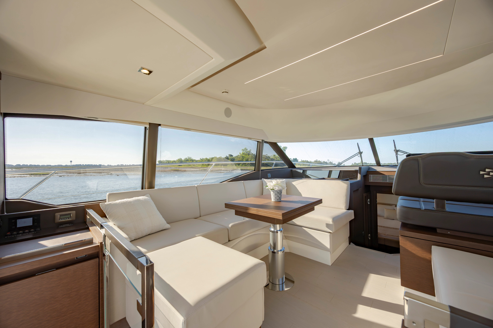 2024 Prestige 460
