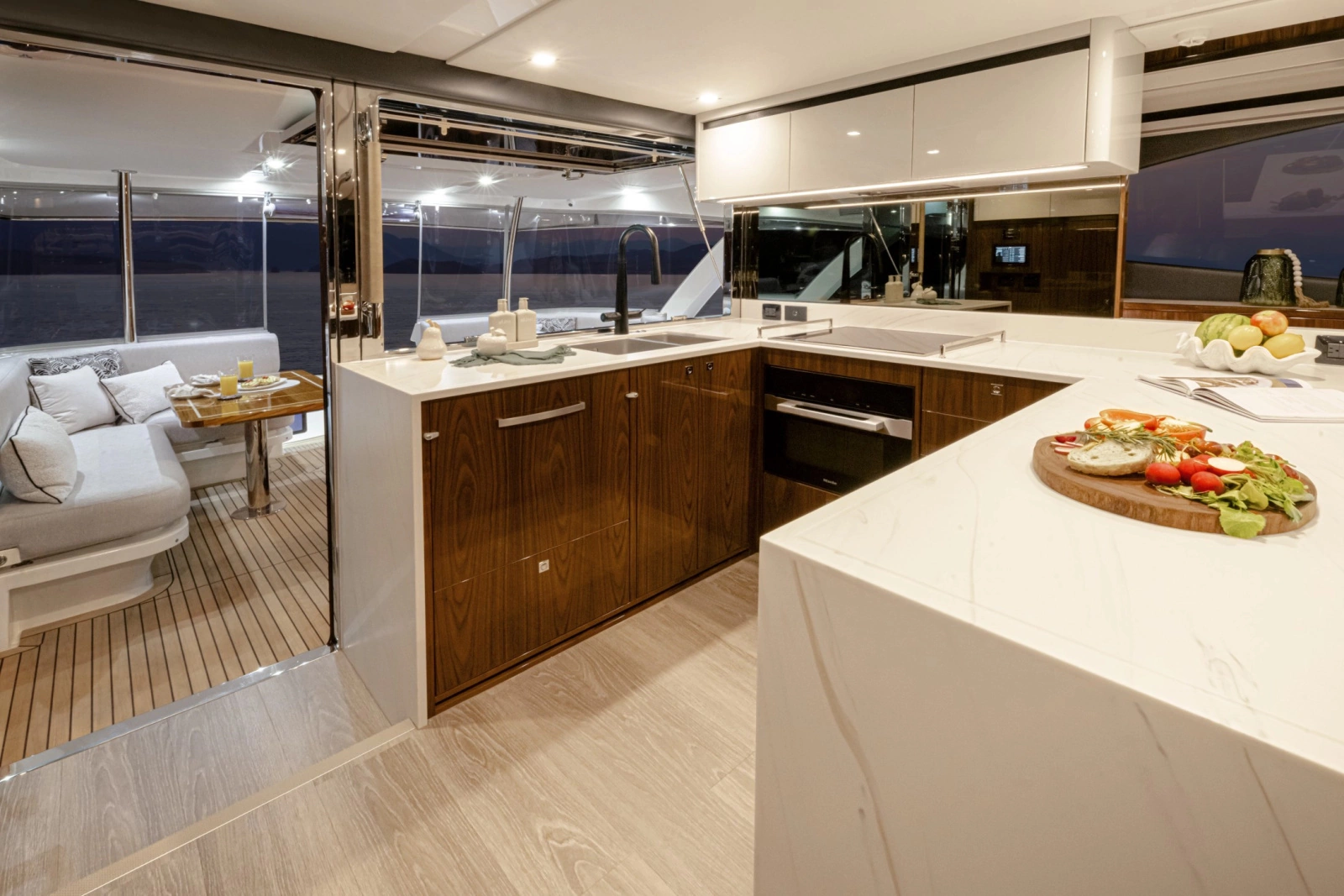68 Sports Motor Yacht 68ft Riviera Yacht For Sale