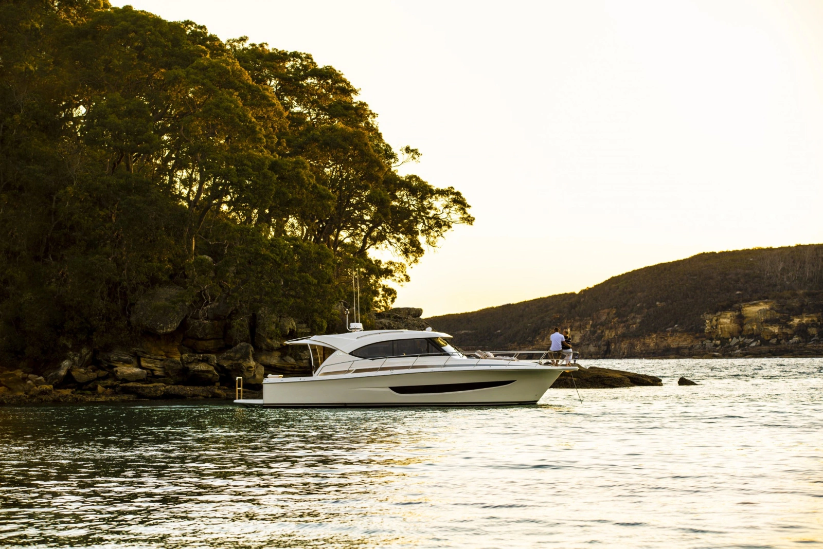 395 SUV 40ft Riviera Yacht For Sale