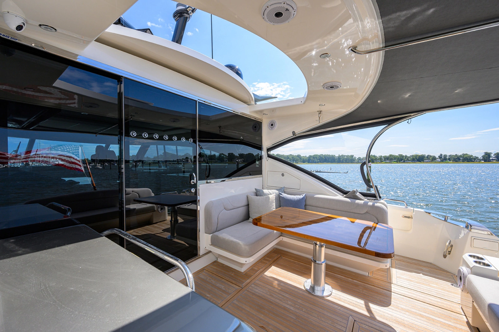 2023 Riviera 5400 Sport Yacht