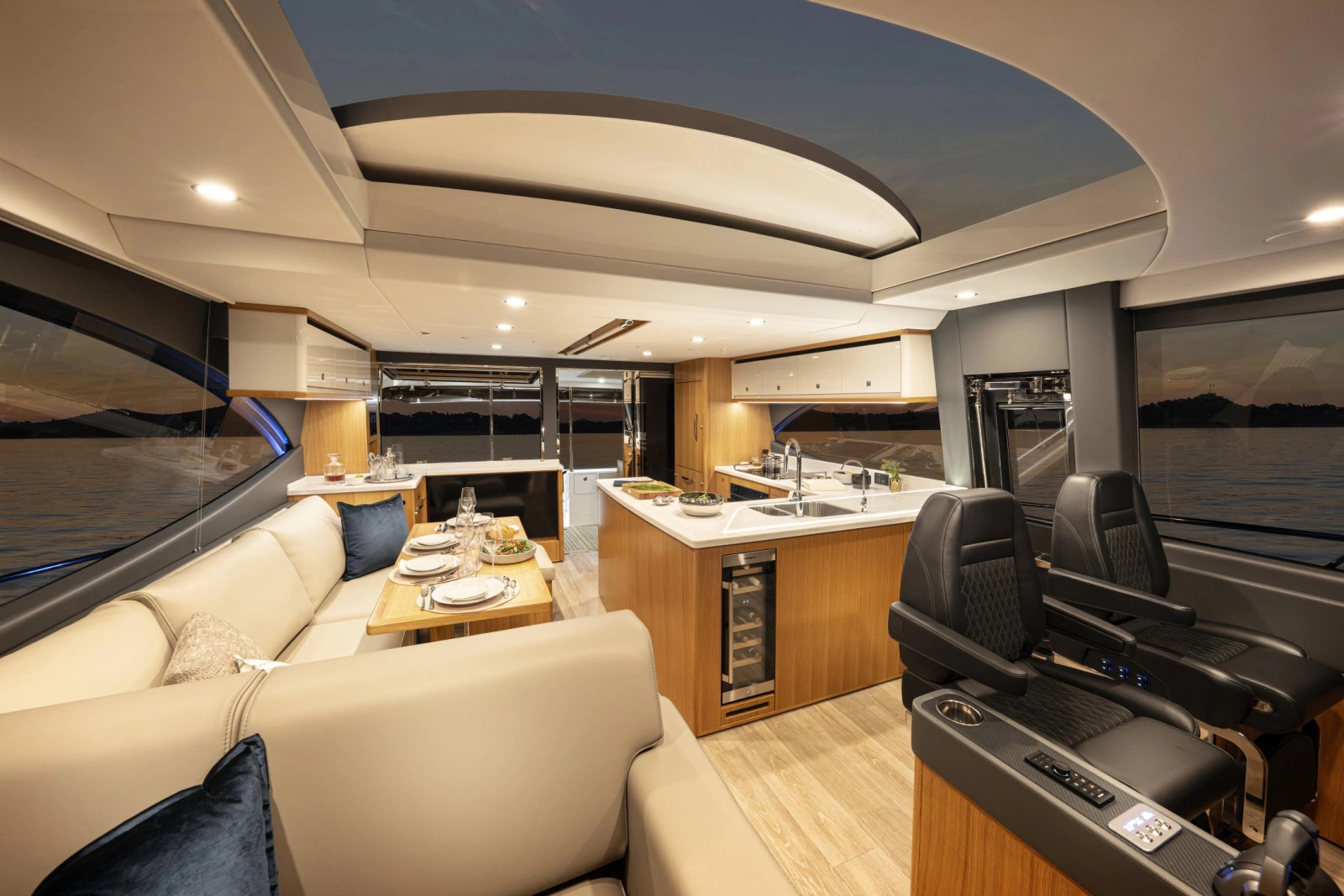 585 SUV 58ft Riviera Yacht For Sale
