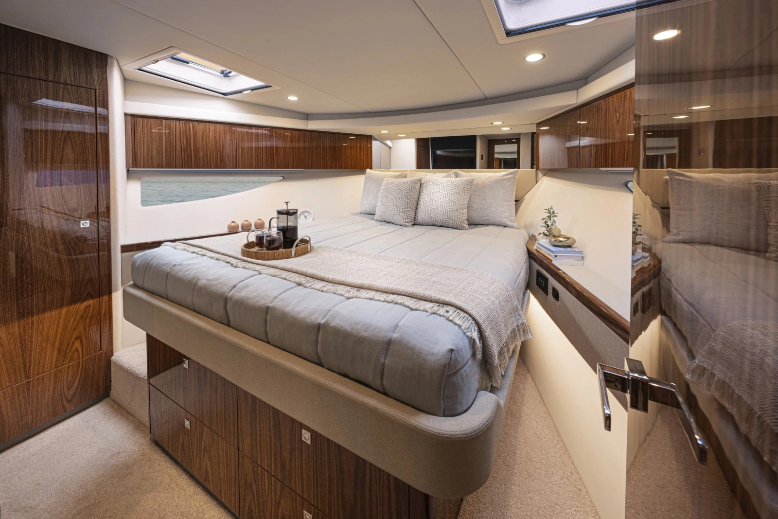 465 SUV 46ft Riviera Yacht For Sale