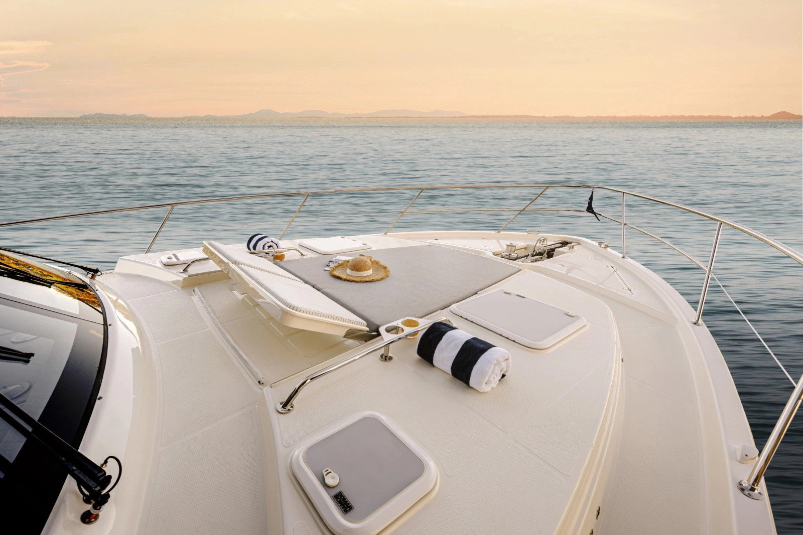 465 SUV 46ft Riviera Yacht For Sale