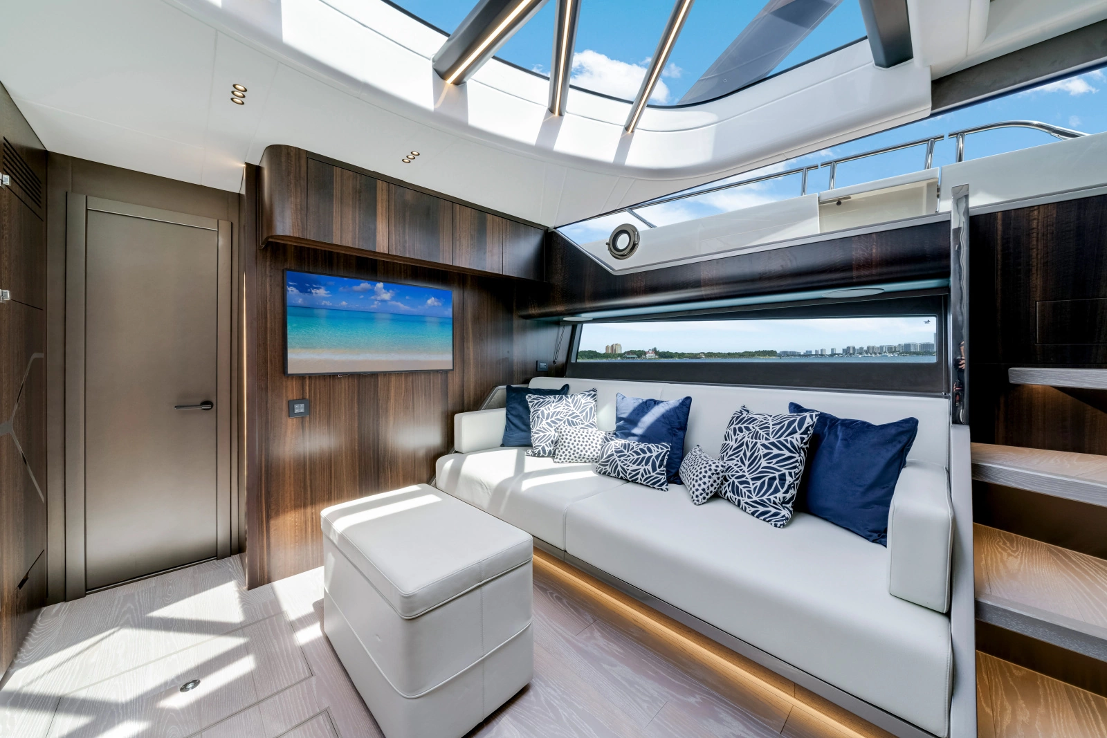 2024 Sunseeker Superhawk 55
