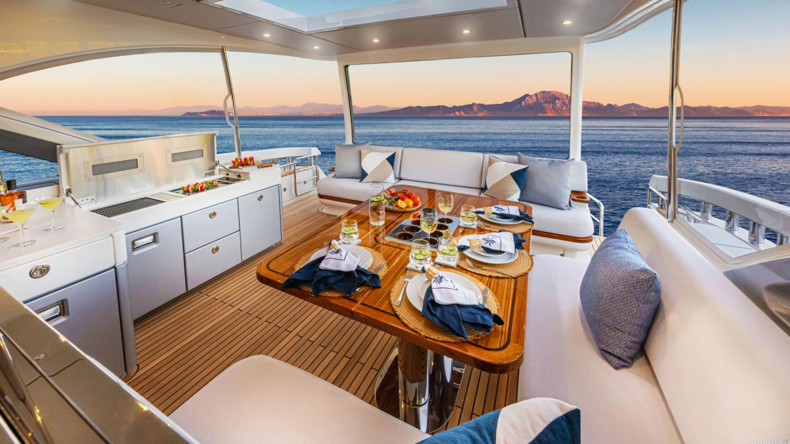 6800 SPORT YACHT 68ft Riviera Yacht For Sale