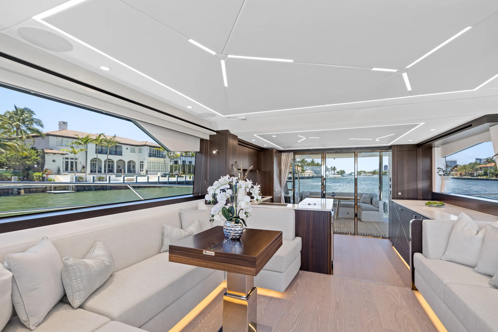 2024 Sunseeker Manhattan 68